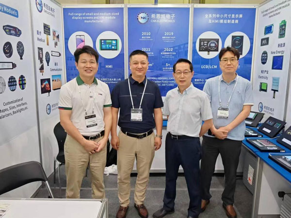 CNK Display tooted debüteerisid edukalt K-display 2024 Korea väljapanekunäitusel